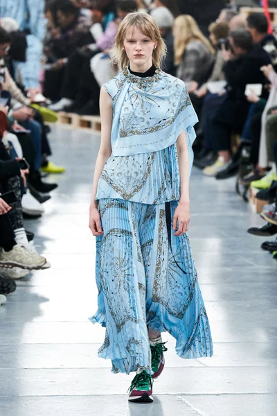 Look 19